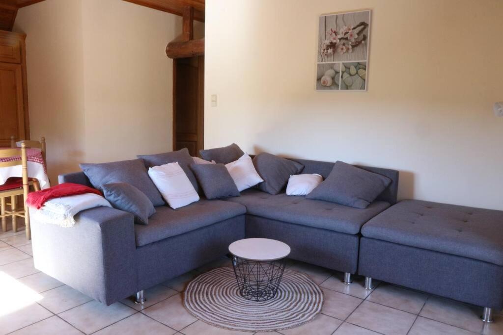 Ferienwohnung Lo'Ree Des Pres Grandrieu Exterior foto